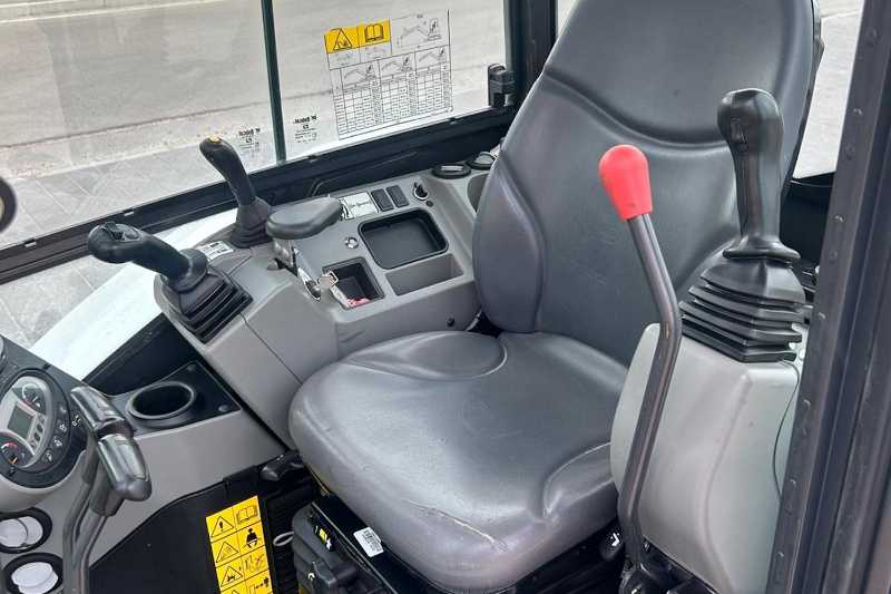 OmecoHub - Immagine BOBCAT E34